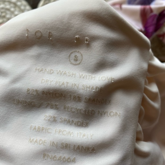 Tori Praver floral bikini - Picture 5 of 5